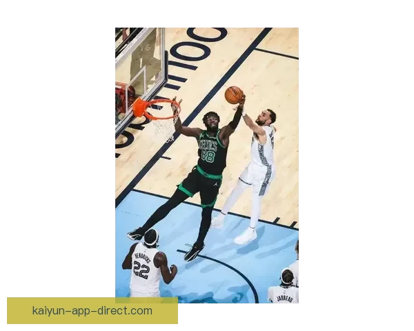 绿军逆转灰熊上演10分绝杀布朗砍三双塔图姆助攻显威